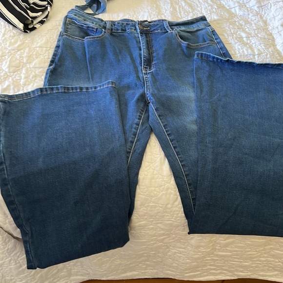 Tall 37 inseam Alloy Apparel Jeans Size 20 Boot Cut Jeans 5 pockets Stretchy EUC - Picture 6 of 9